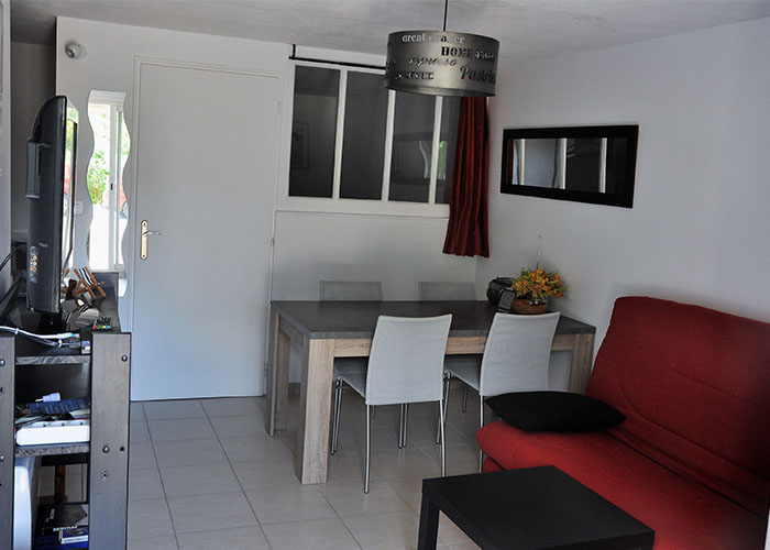 gite-la-bourgeat_salon_logement